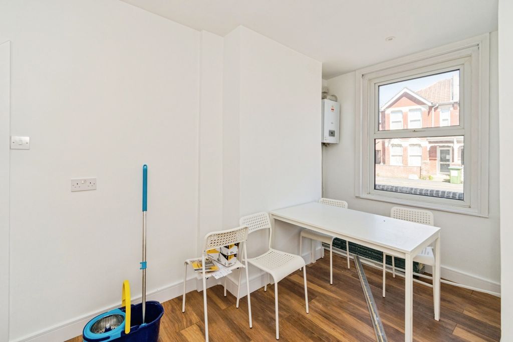 Additional image 12 of 5 bed detached house for saleHandel Terrace, Southampton, Hampshire SO15
