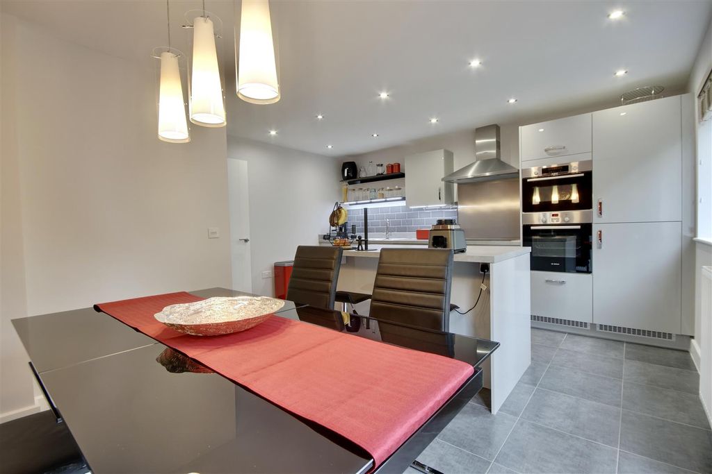 Additional image 2 of 3 bed town house for saleNautilus Drive, Portsmouth PO6