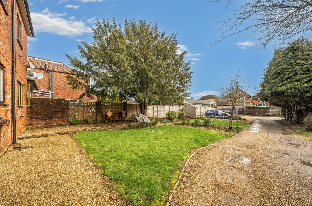 Additional image 7 of 2 bed flat for saleWinchester Road, Shirley, Southampton, Hampshire SO16
