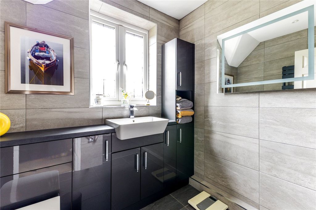 Additional image 20 of 4 bed detached house for saleKiln Ride, Finchampstead, Wokingham RG40