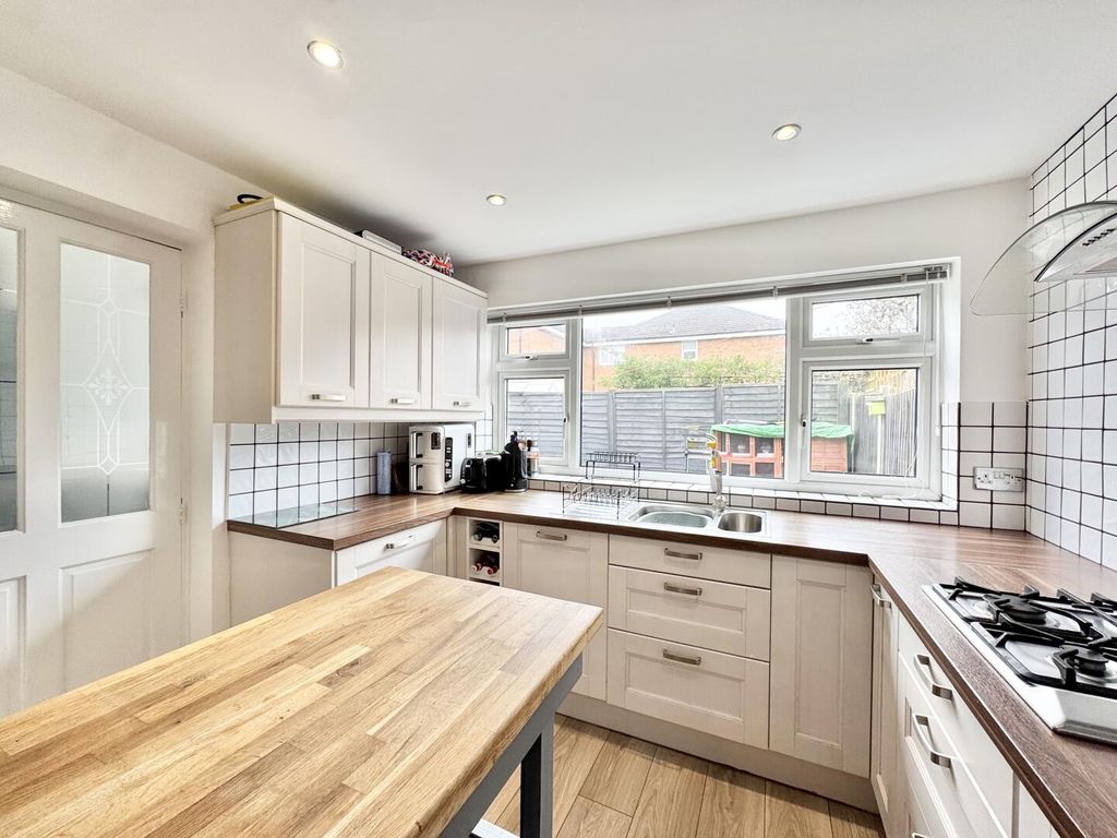 Additional image 6 of 3 bed semi-detached house for saleBrook Street, Whetstone, Leicester LE8