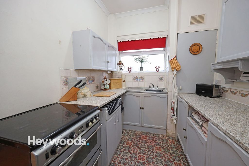 Additional image 22 of 2 bed flat for saleHanbridge Avenue, Bradwell, Newcastle Under Lyme ST5
