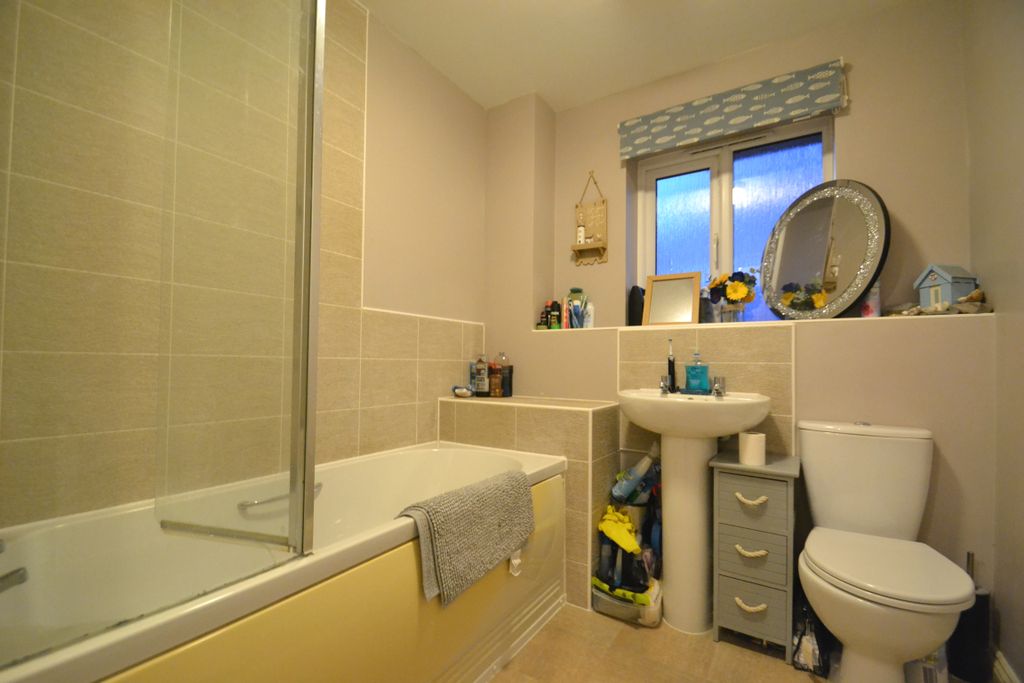 Additional image 8 of 2 bed flat for salePalisade Close, Newport TF10