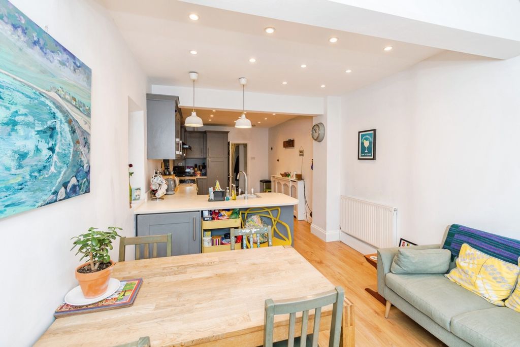Additional image 2 of 4 bed detached house for saleSuffolk Avenue, Shirley, Southampton, Hampshire SO15