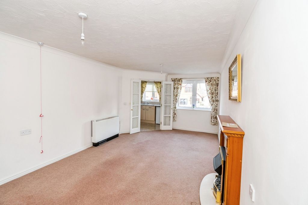 Additional image 5 of 1 bed flat for saleOakley Road, Southampton, Hampshire SO16