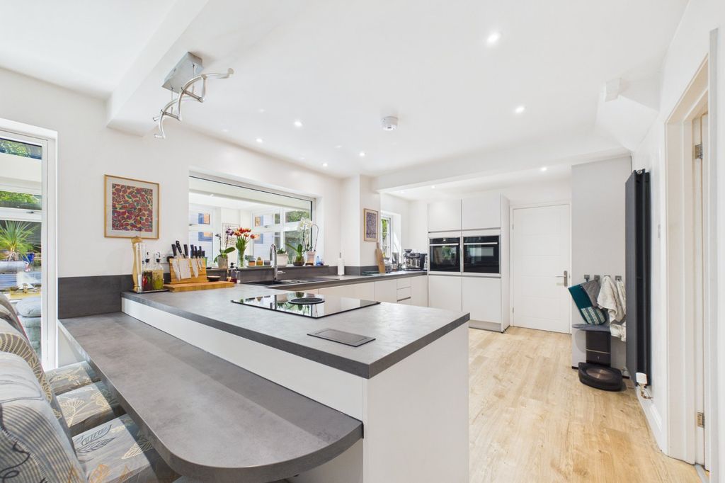 Additional image 6 of 4 bed detached house for saleChristie Walk, Yateley, Hampshire GU46