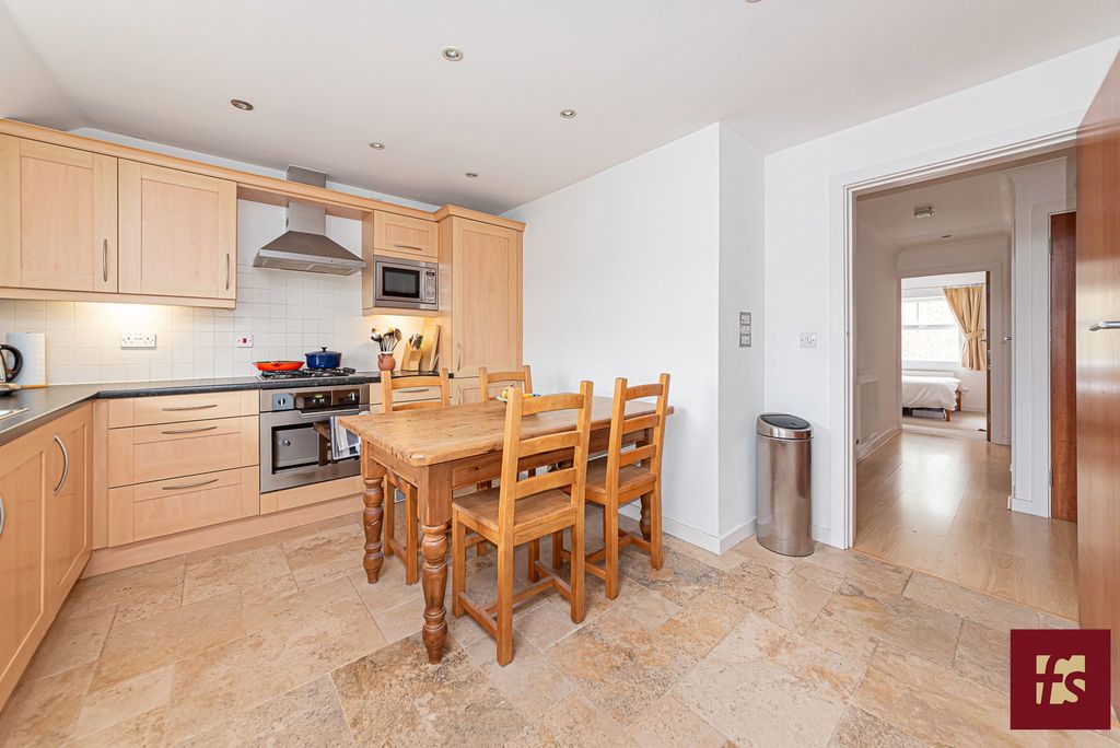 Additional image 4 of 2 bed flat for saleSt. Francis Close, Crowthorne, Berkshire RG45