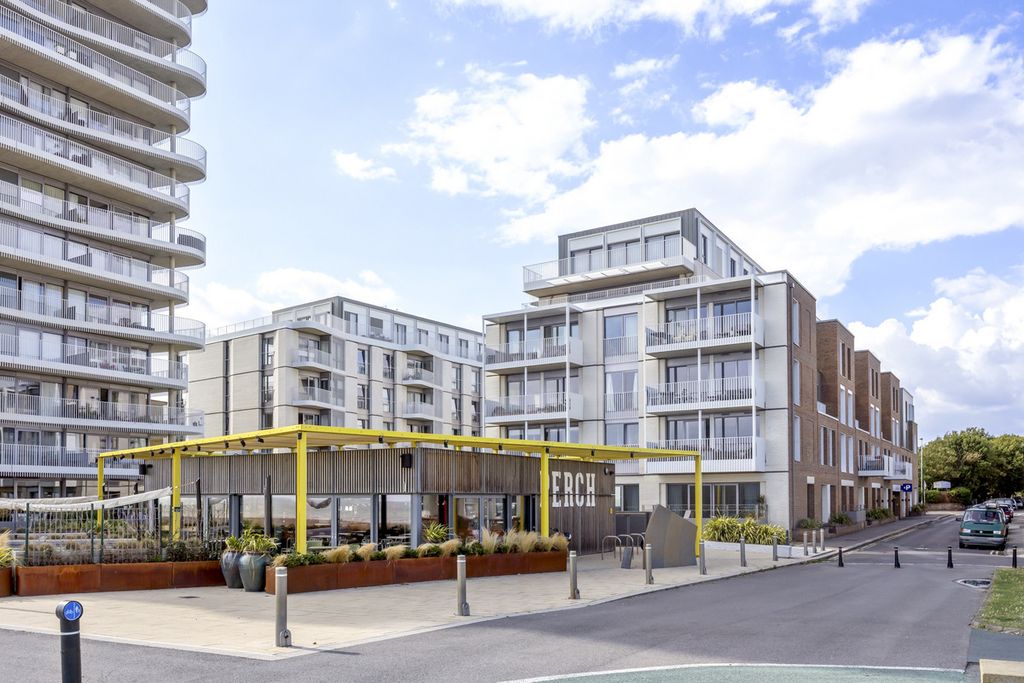 Additional image 3 of 2 bed flat for saleBrighton Road, Worthing BN11