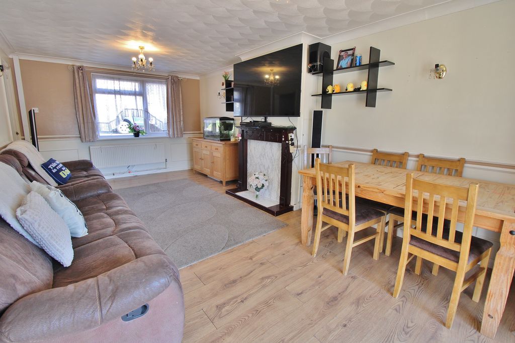 Additional image 3 of 3 bed terraced house for saleShelley Avenue, Poets Corner, Portsmouth PO6