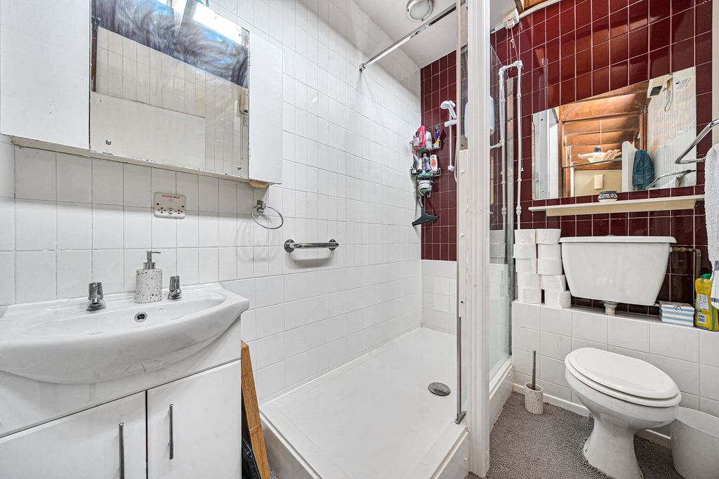 Additional image 11 of 3 bed maisonette for saleEdinburgh Gardens, Windsor SL4