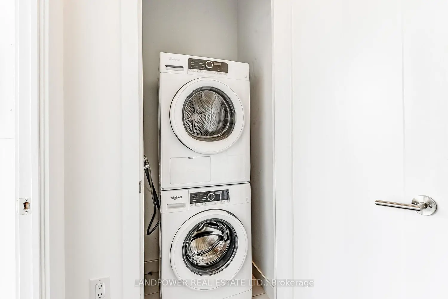 Additional image 17 of 585 Bloor Street 415