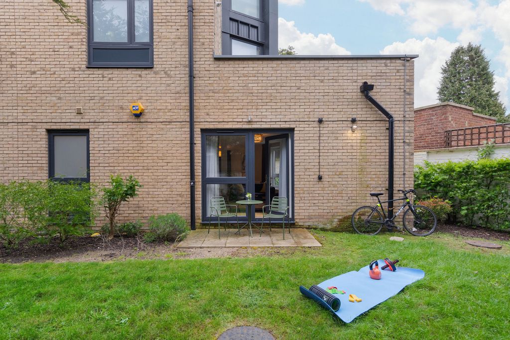 Additional image 8 of 3 bed flat for saleWoodthorpe Road, Ashford TW15