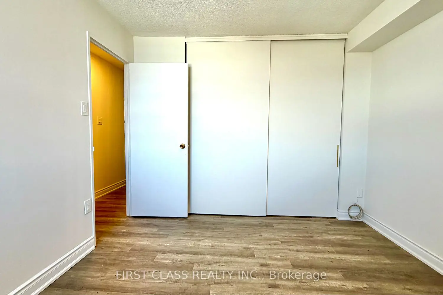 Additional image 15 of 541 Blackthorn Avenue 1415