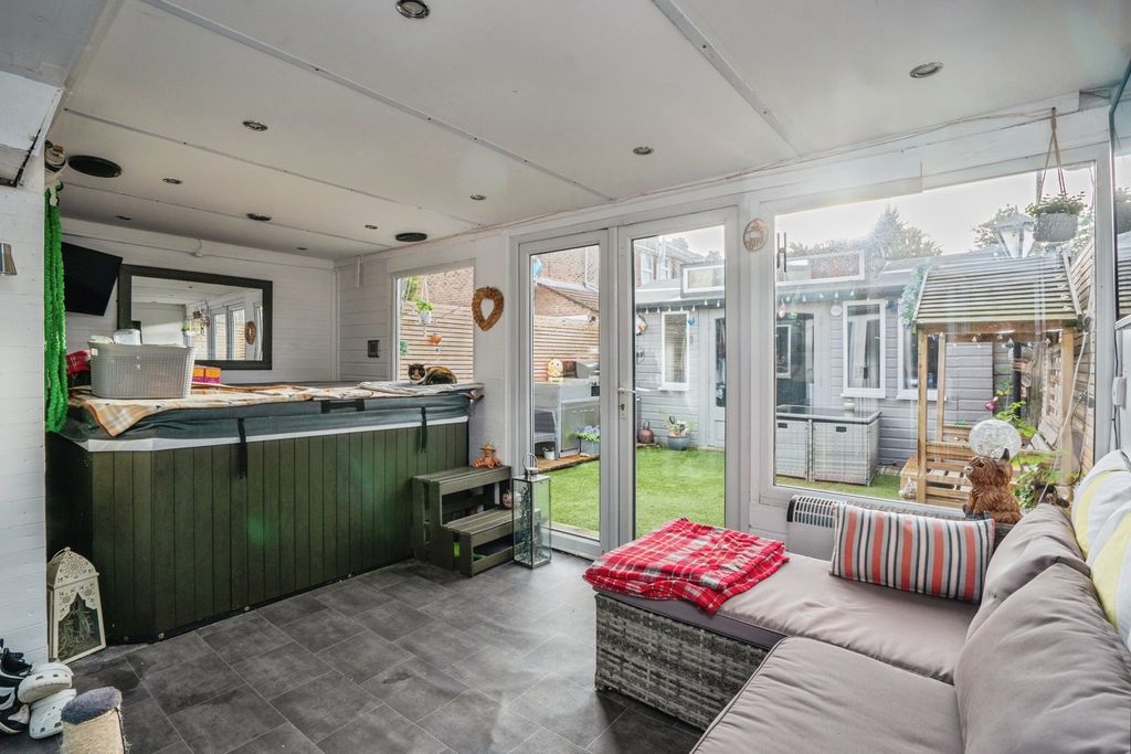 Additional image 17 of 4 bed terraced house for saleMeon Road, Southsea, Hampshire PO4