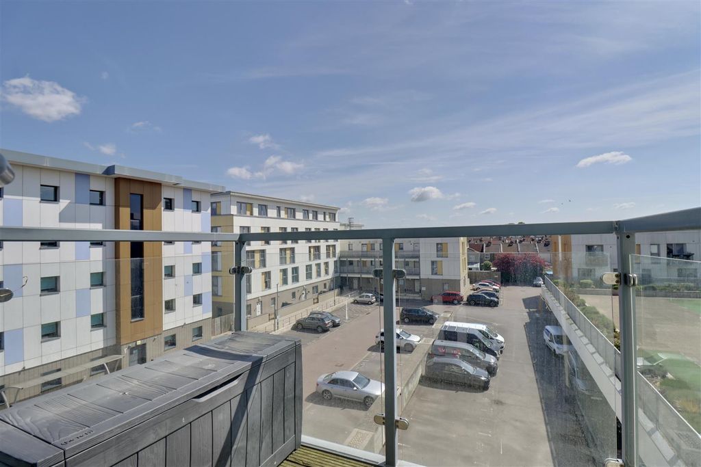 Additional image 16 of 2 bed flat for saleFratton Way, Southsea PO4