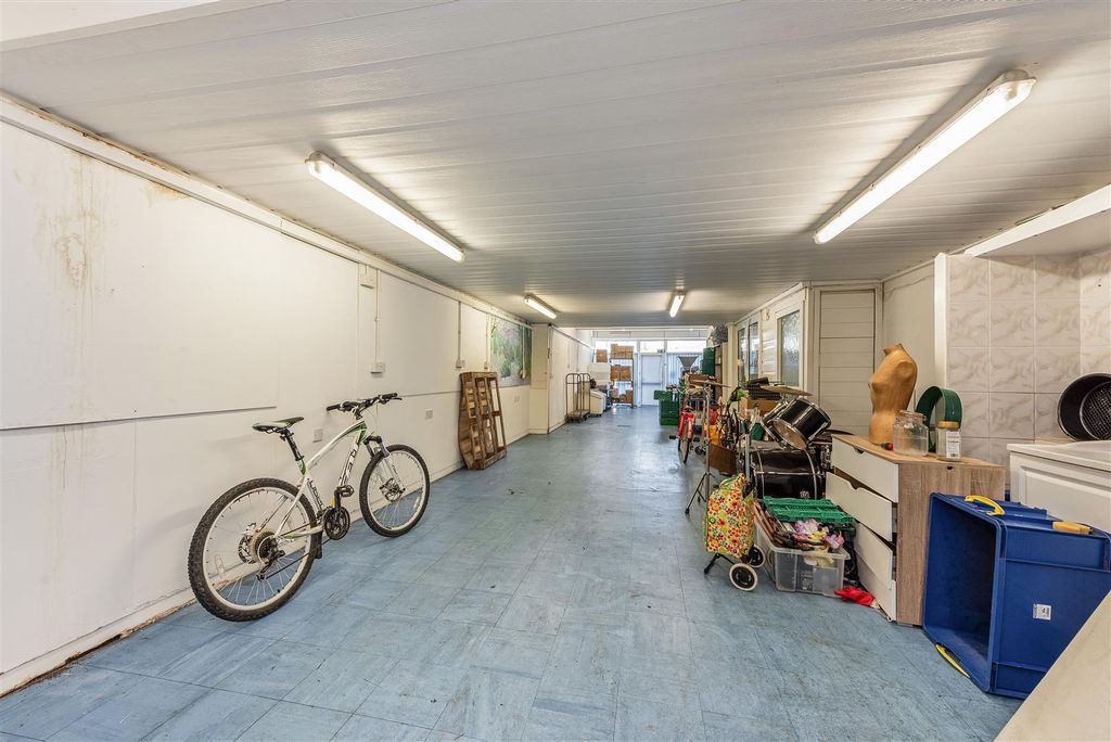 Additional image 17 of 2 bed flat for saleCopnor Road, Portsmouth PO3