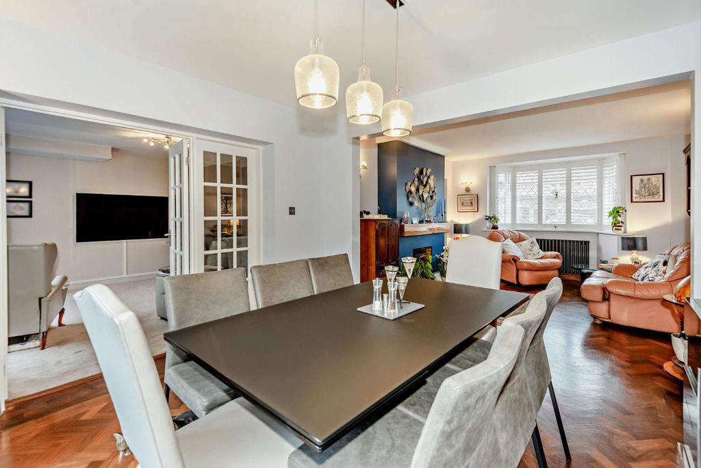 Additional image 2 of 4 bed detached house for saleClockhouse Lane, Ashford TW15