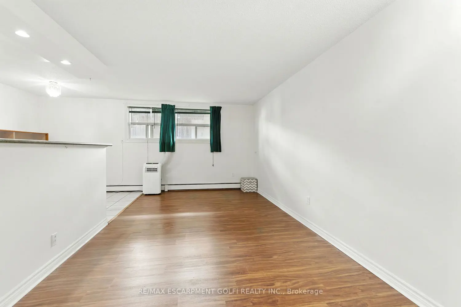 264 Oakdale Avenue 102 photo 5