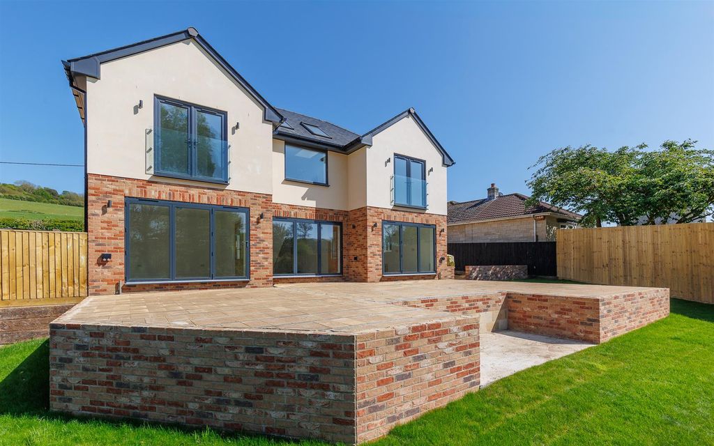 Additional image 16 of 5 bed property for saleBlackwater, Isle Of Wight PO30