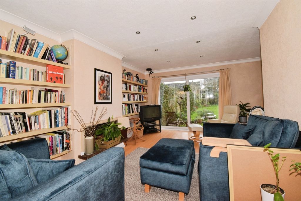 Additional image 7 of 3 bed semi-detached house for saleAsh Tree Road, Oadby, Leicester LE2