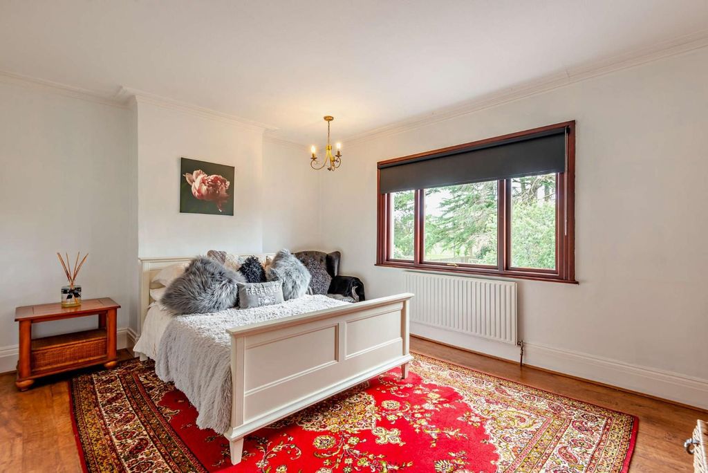 Additional image 18 of 7 bed semi-detached house for saleFordbridge Road, Ashford TW15