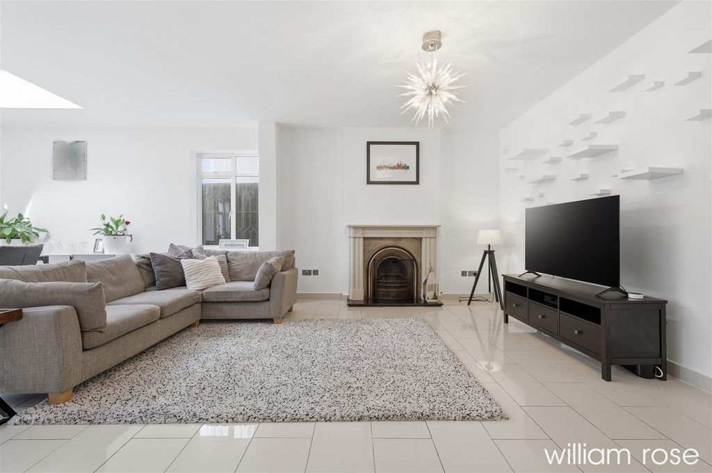 Additional image 5 of 5 bed detached house for saleMonkhams Lane, Woodford Green IG8