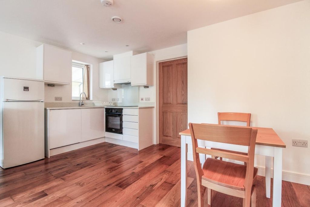 Additional image 4 of 1 bed flat for saleDukes Court, Woodstock OX20