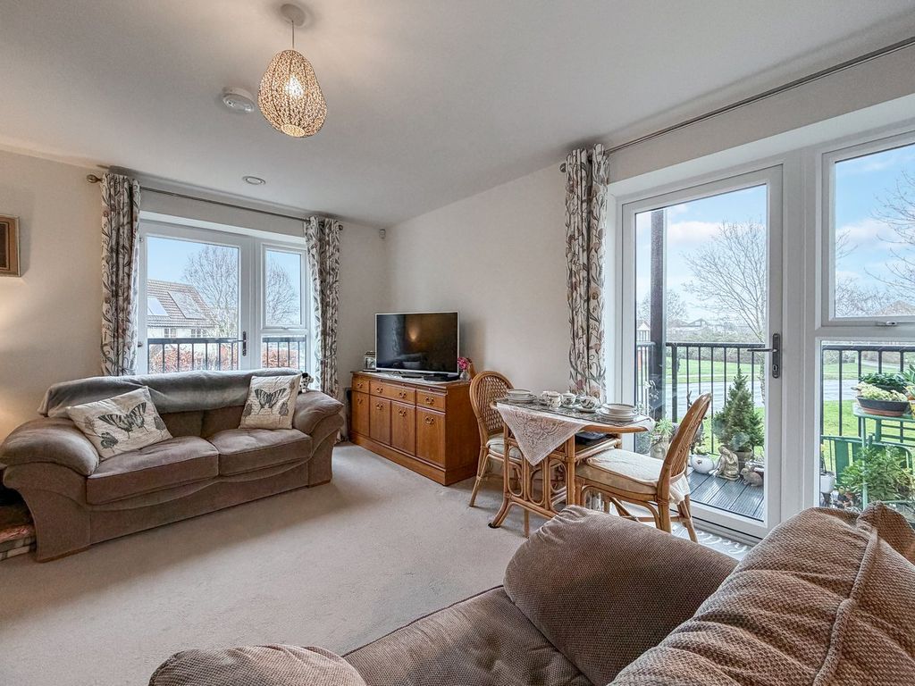 1 bed flat for saleSquadron House, Eagle Way, Martlesham IP5 photo 3