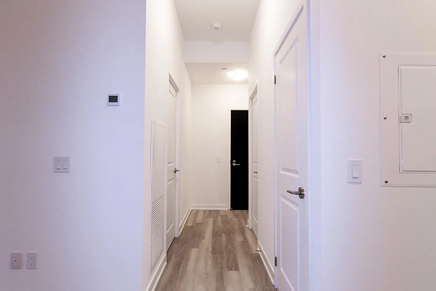 Additional image 11 of 2007 James Street 414