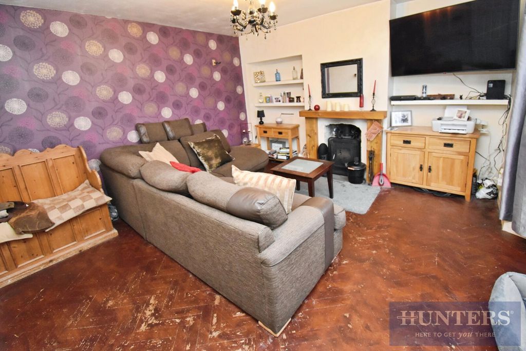 Additional image 2 of 3 bed semi-detached house for saleCentral Avenue, Wigston LE18