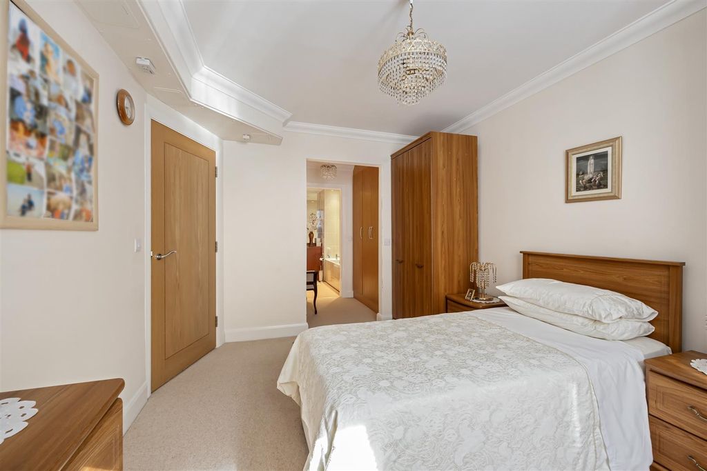 Additional image 10 of 2 bed flat for saleSteyne Gardens, Worthing BN11