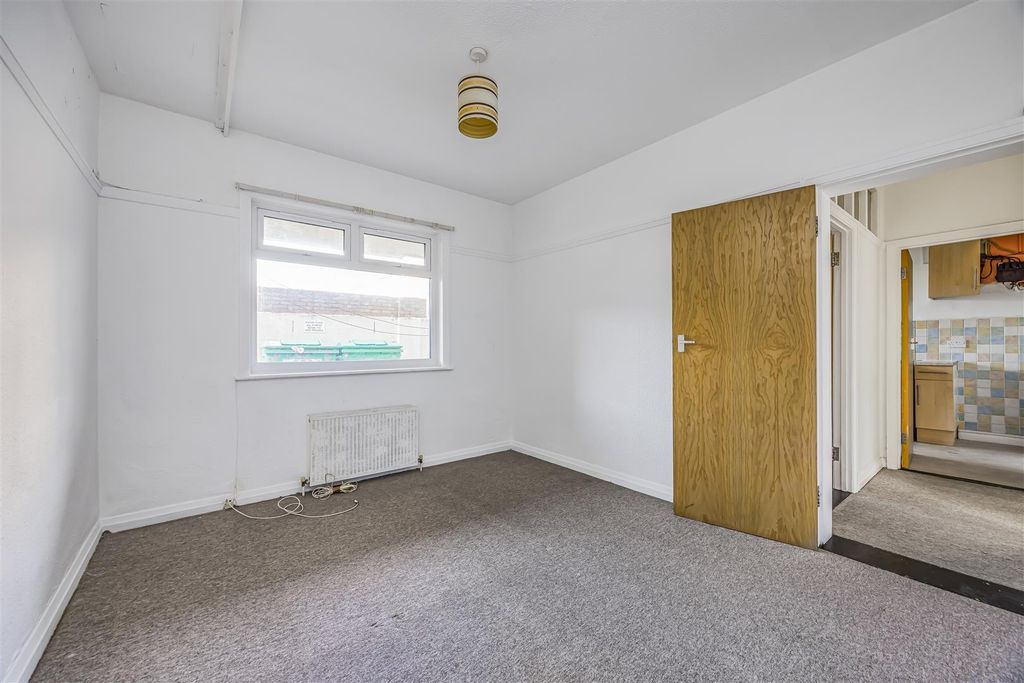 Additional image 8 of 2 bed flat for saleLondon Road, Portsmouth PO2
