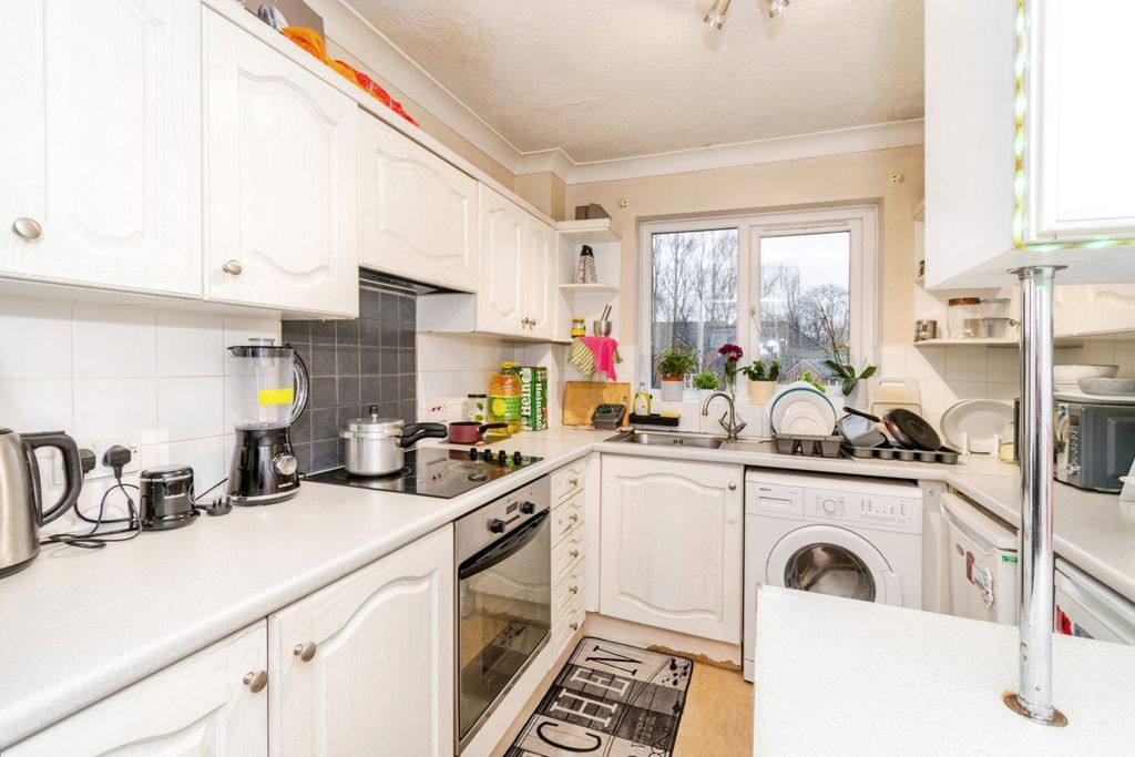 Additional image 5 of 2 bed flat for saleWestwood Road, Southampton, Hampshire SO17