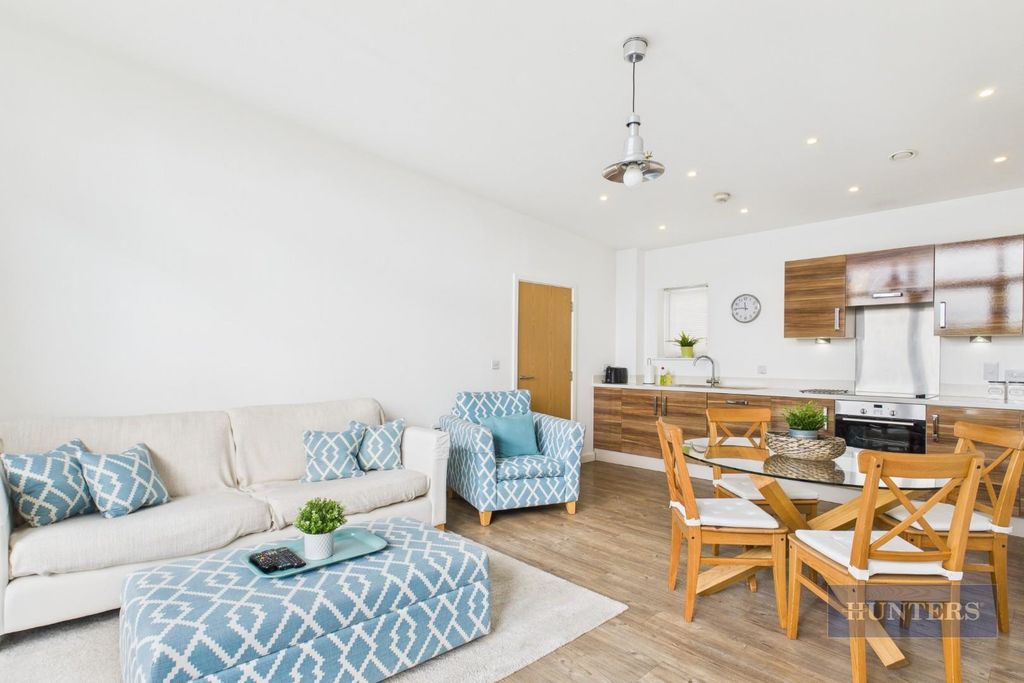 Additional image 2 of 2 bed flat for saleEmpress Heights, College Street, Southampton SO14
