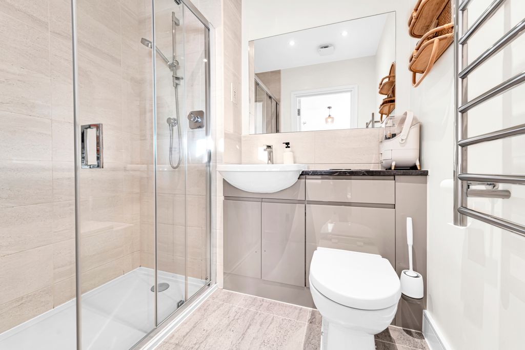 Additional image 5 of 2 bed flat for saleGatehouse Close, Ashford TW15