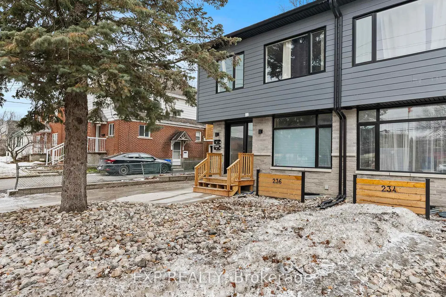 236 Woodroffe Avenue
