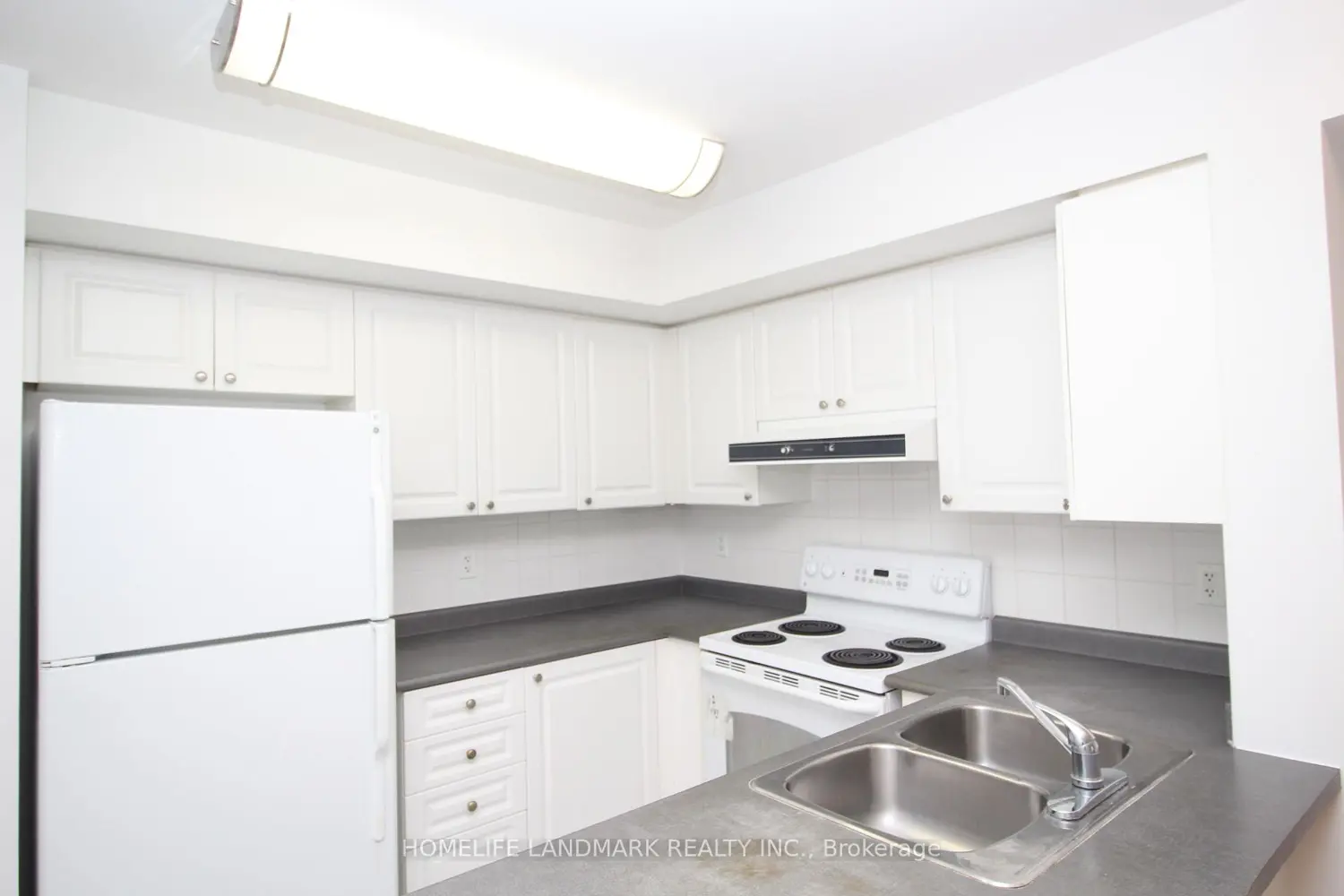 Additional image 7 of 11 Oneida Crescent 708