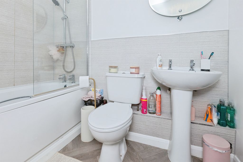Additional image 14 of 2 bed flat for saleLoughland Close, Blaby, Leicester LE8