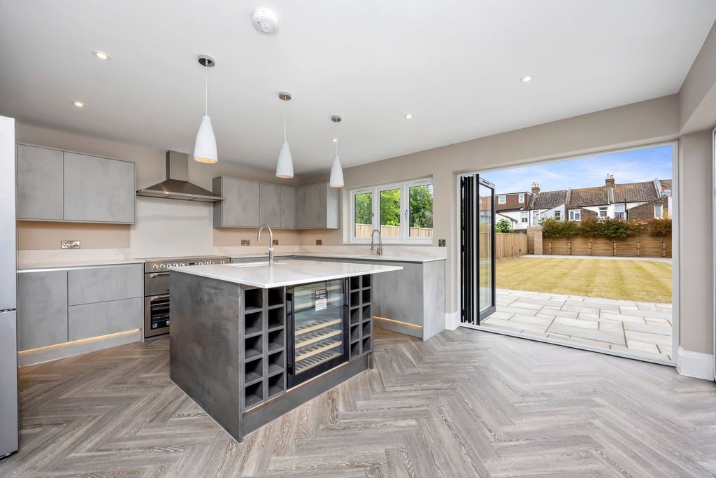 Additional image 6 of 5 bed detached house for saleHomefield Road, Worthing BN11