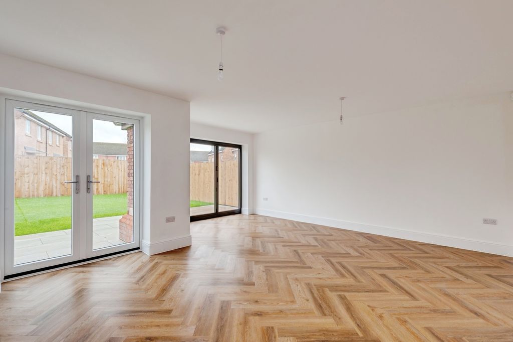 Additional image 12 of 5 bed detached house for saleVictoria Place, Bevan Way, Widnes, Cheshire WA8