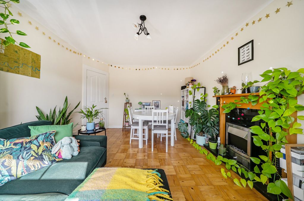 Additional image 3 of 2 bed flat for saleSilverdale Road, Banister Park, Southampton, Hampshire SO15
