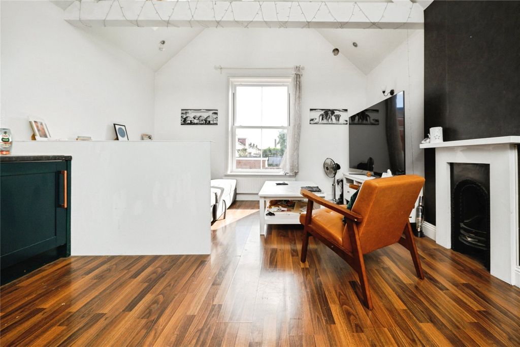 Additional image 7 of 1 bed property for saleGladys Avenue, Portsmouth, Hampshire PO2