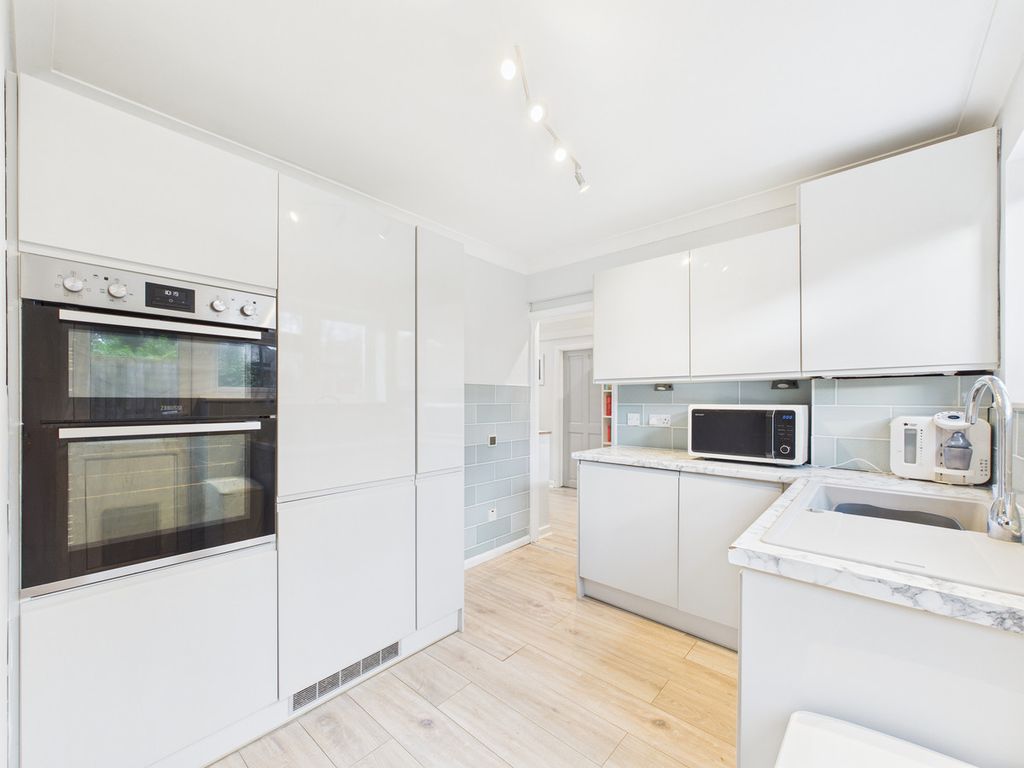Additional image 9 of 2 bed flat for saleSeven Acres, Wickford SS11