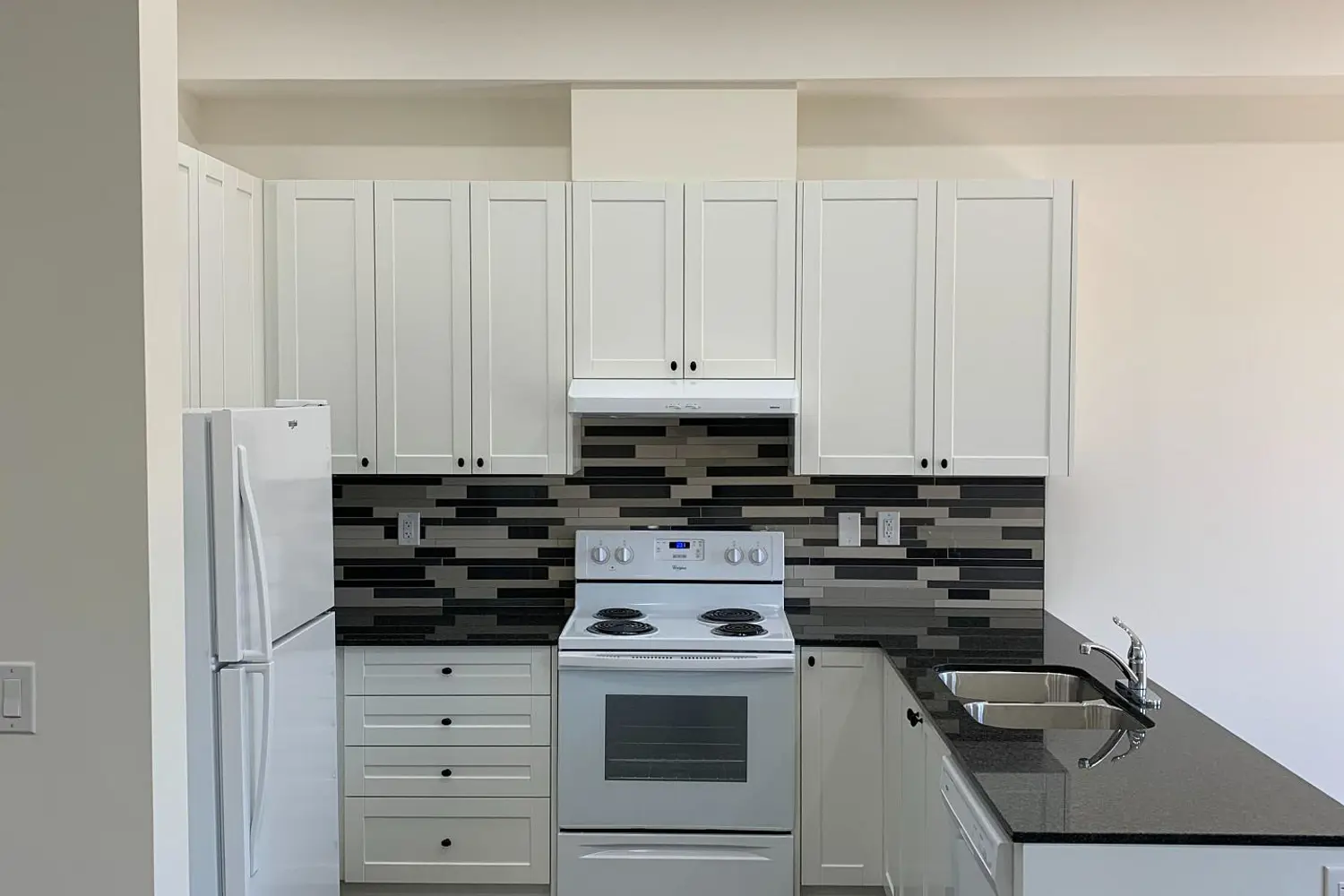 Additional image 7 of 39 Farwell Avenue