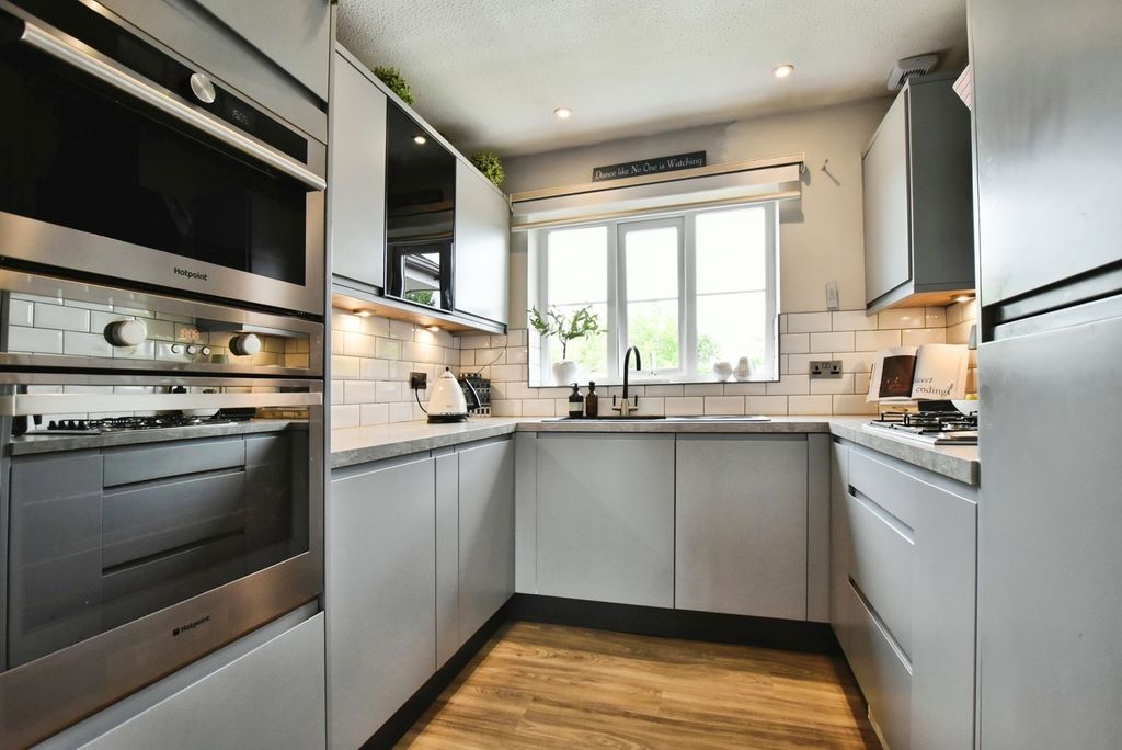 Additional image 12 of 2 bed flat for saleWoodacres Court, Wilmslow, Cheshire SK9