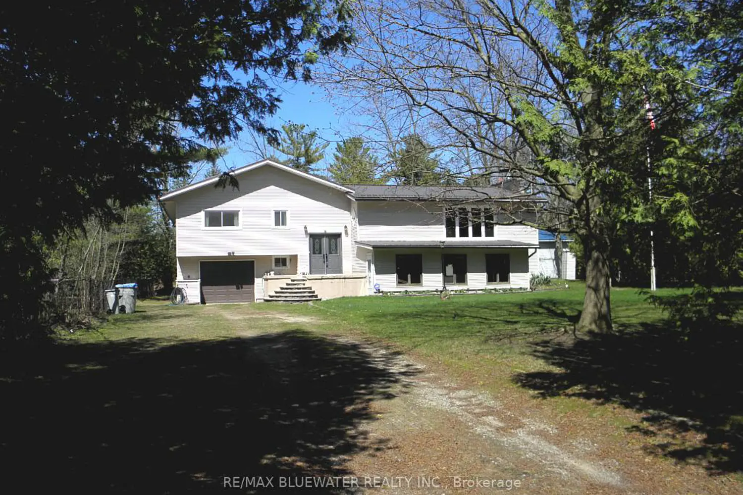 Additional image 8 of 6386 Victoria Avenue