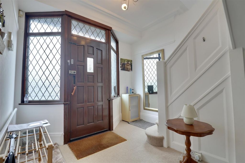 Additional image 9 of 4 bed property for saleHavant Road, Farlington, Portsmouth PO6