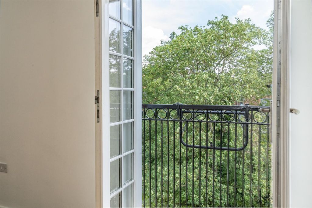 Additional image 3 of 2 bed flat for saleDennison Street, York YO31