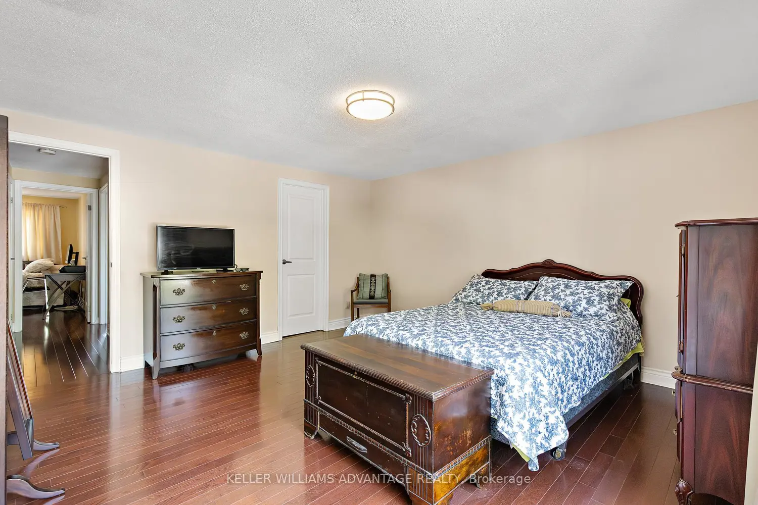 Additional image 15 of 1051 Sandhurst Circle 17