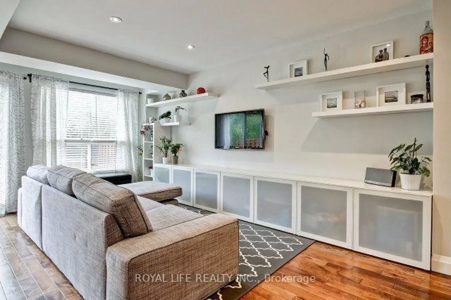 Additional image 7 of 1070 Lindsay Drive